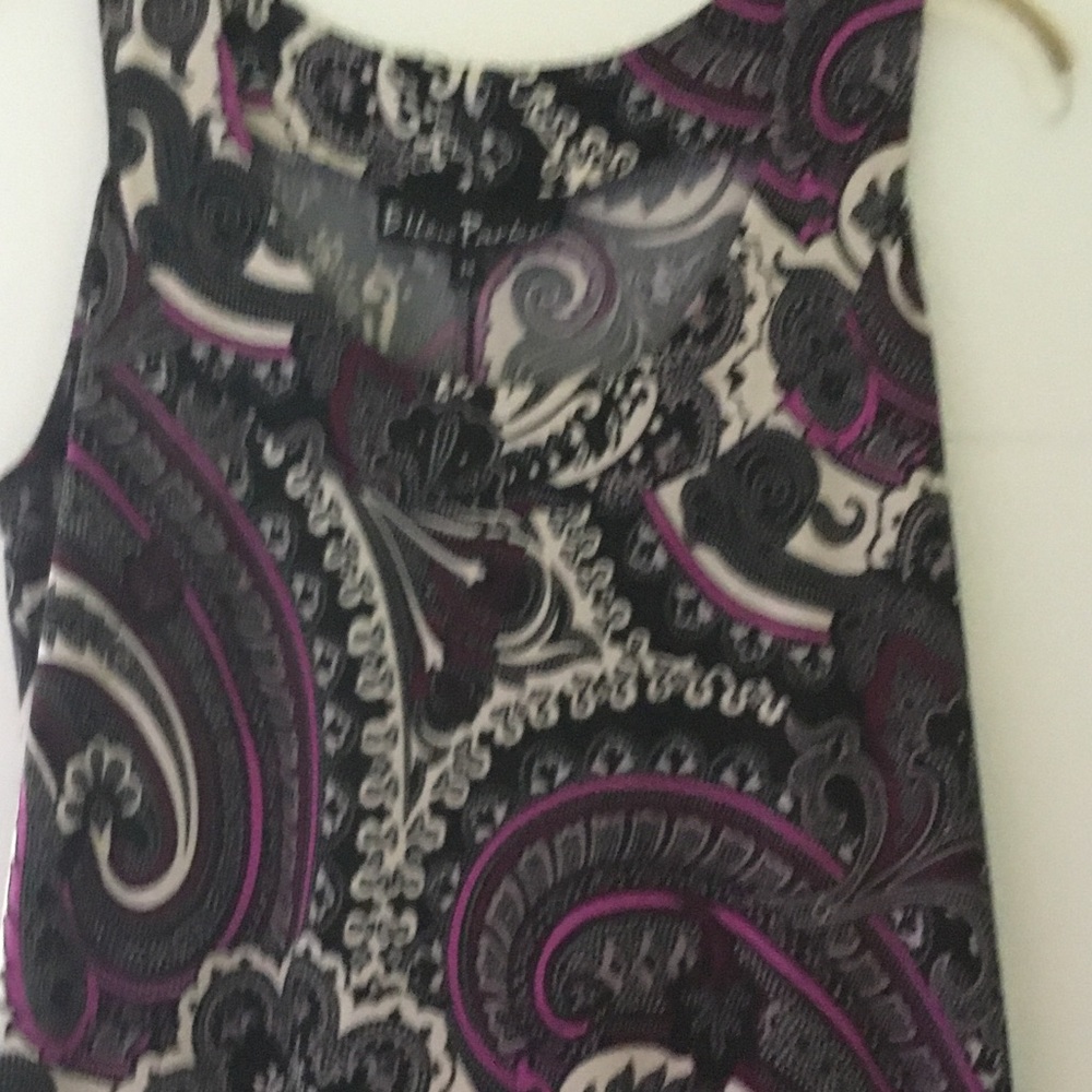 Sleeveless Purple Paisley Maxi Dress with Scoop Neck - Picture 6 of 8